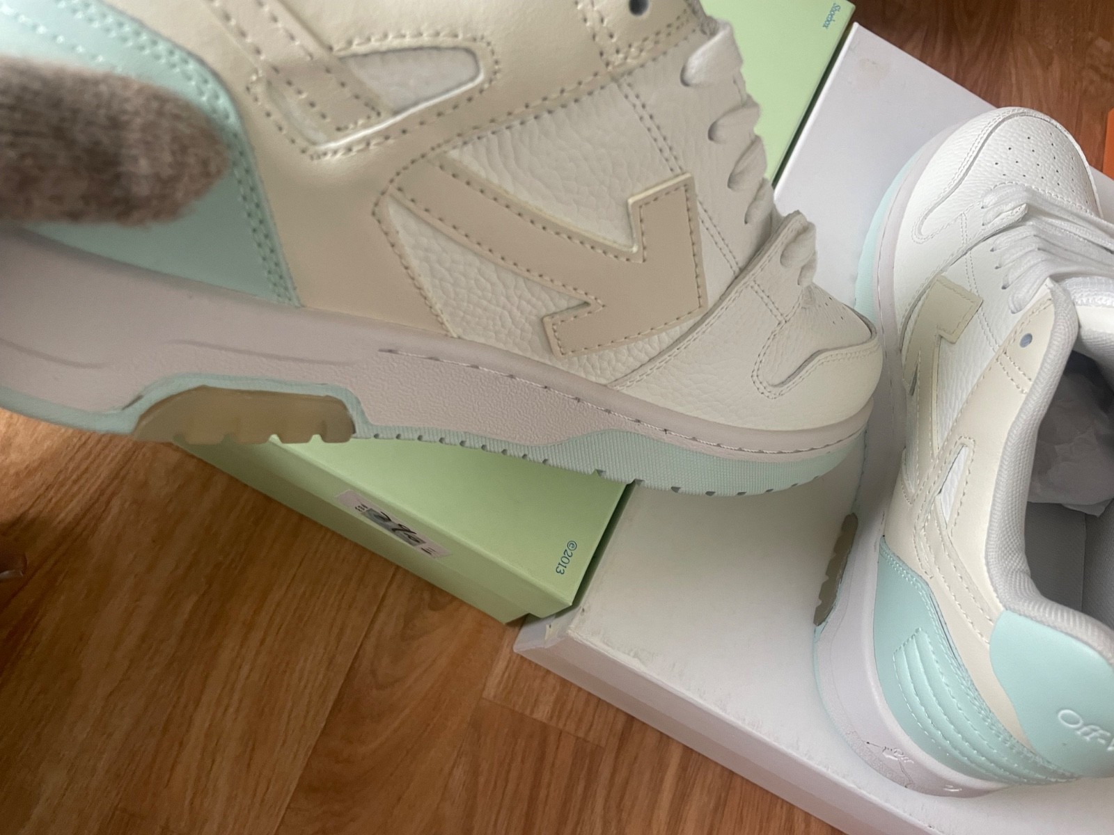 off white sneakers men 10 thumbnail 4