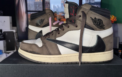 Jordan Air Jordan 1 Retro High OG x Travis Scott Mocha Brown/White Sneakers