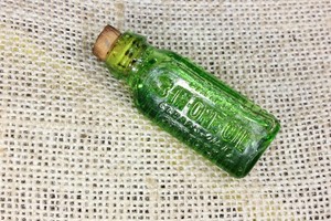OLD 3 in 1 Oil sample Triangle POISON bottle Emerald Green Glass vintage 1900's