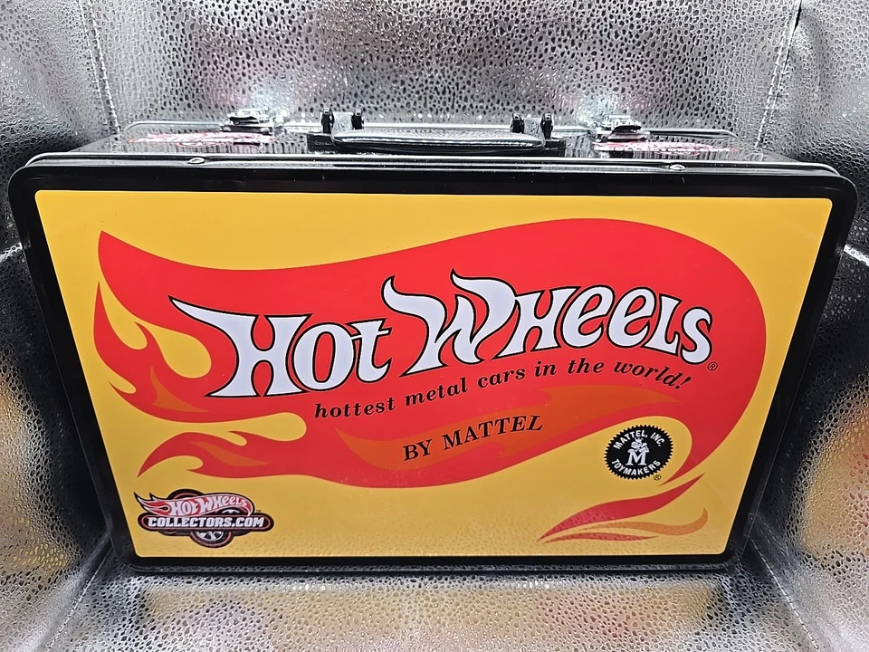 Hot Wheels 2011 RLC ESTUCHE METÁLICO/exclusivo auto 13 VW T1 AUTOBÚS DE ARRASTRE GRAN REGALO 🎁 Foto 2 de 4