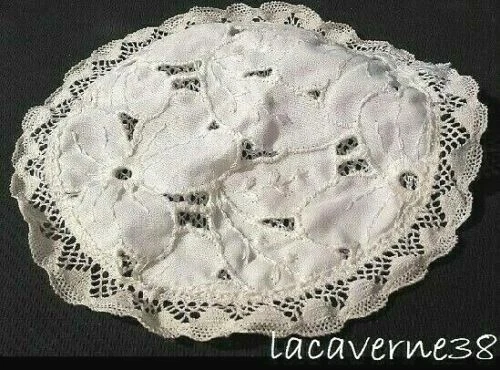 Textiles du XIXe siècle et avant napperon en dentelle