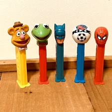 PEZ Muppets Batman Kermit Fozzie Vtg Lot 5 Spiderman Kixx