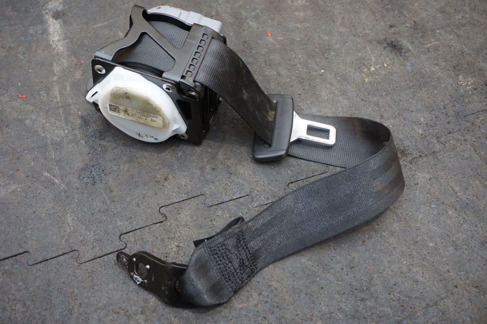 Rear Center Passenger Seat Belt Retractor OEM 3Y5857807B Bentley Mulsanne 10-20