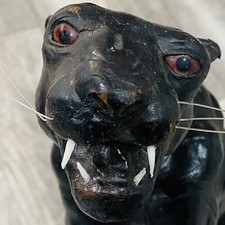 Sculpture panthère noire vintage en papier mâché enveloppé cuir yeux rouges