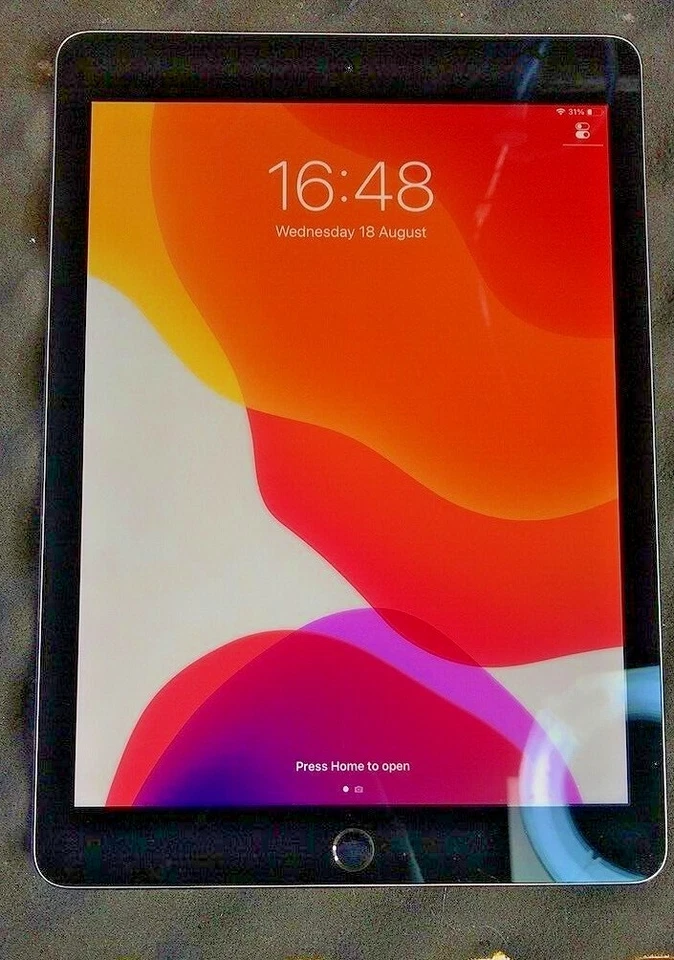 GRADE A/B Apple iPad Pro 9.7"  128GB  WiFi Cellular 4G Retina iOS 14 Warranty - Image 2 of 4