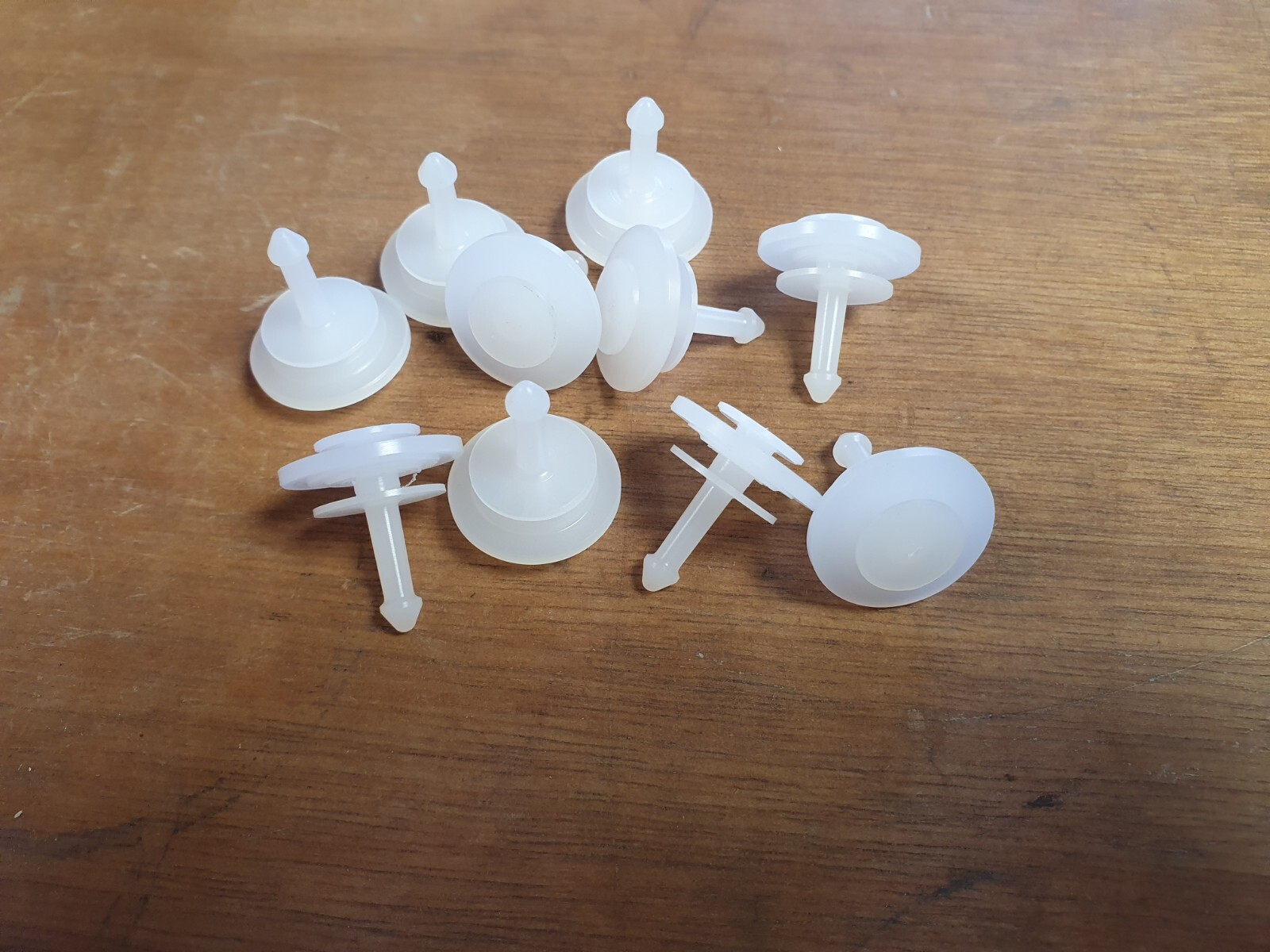 RENAULT 5 GT TURBO NEW FRONT DOOR CARD FIXING CLIPS FITTINGS x 10 
