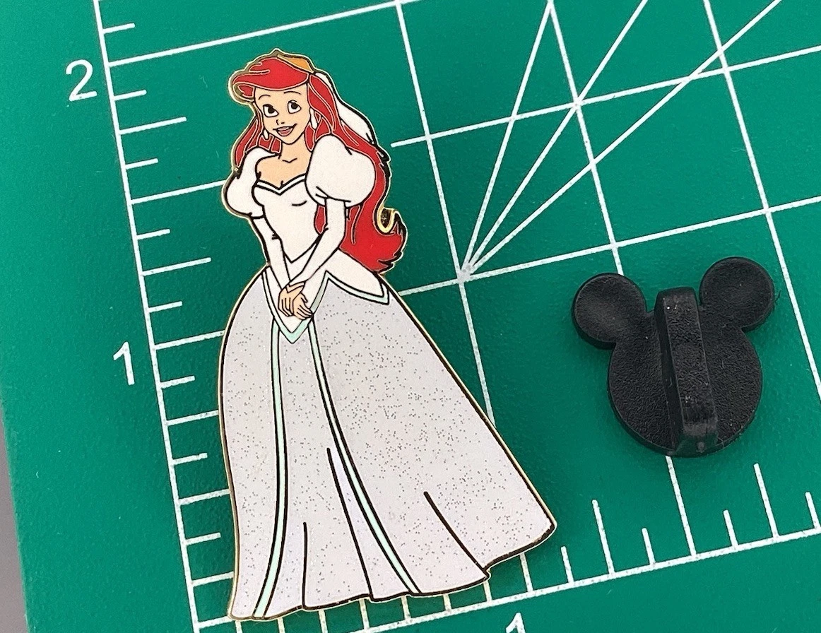 DISNEY PIN PRINCESS ARIEL THE LITTLE MERMAID Wedding WHITE DRESS 2002 Trading