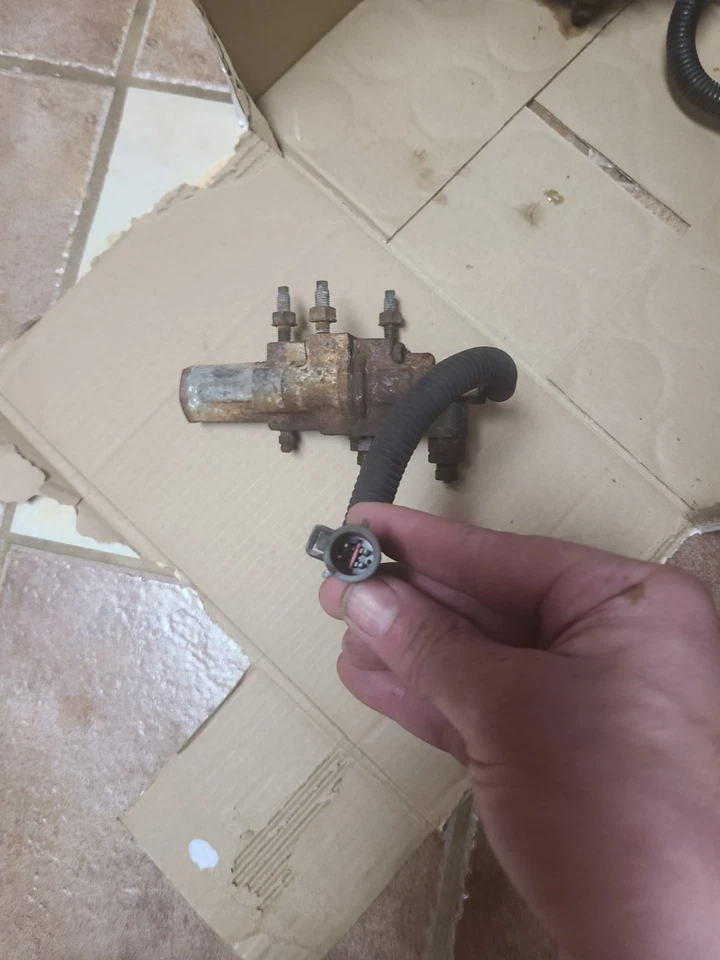 87-94 95 96 Ford F150 97 F250 F350 ABS HIDRÁULICO MONTAJE VÁLVULA CUERVOS Foto 3 de 4