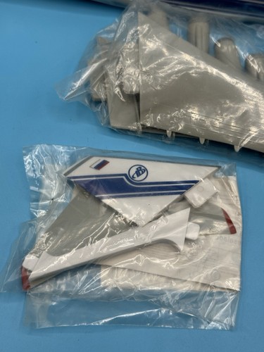 VOLGA-DNEPR AIRLINES AN-124-100 Russian Ruslan Model Aircraft 1:250 ugly Box ￼ - Afbeelding 4 van 12