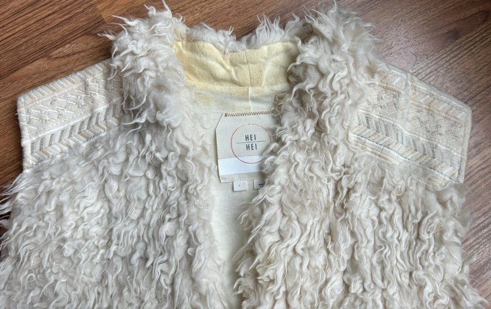 Chaleco Anthropologie Hei Hei Blanco Bordado Peludo Sherpa Piel Sintética Talla L Foto 3 de 4