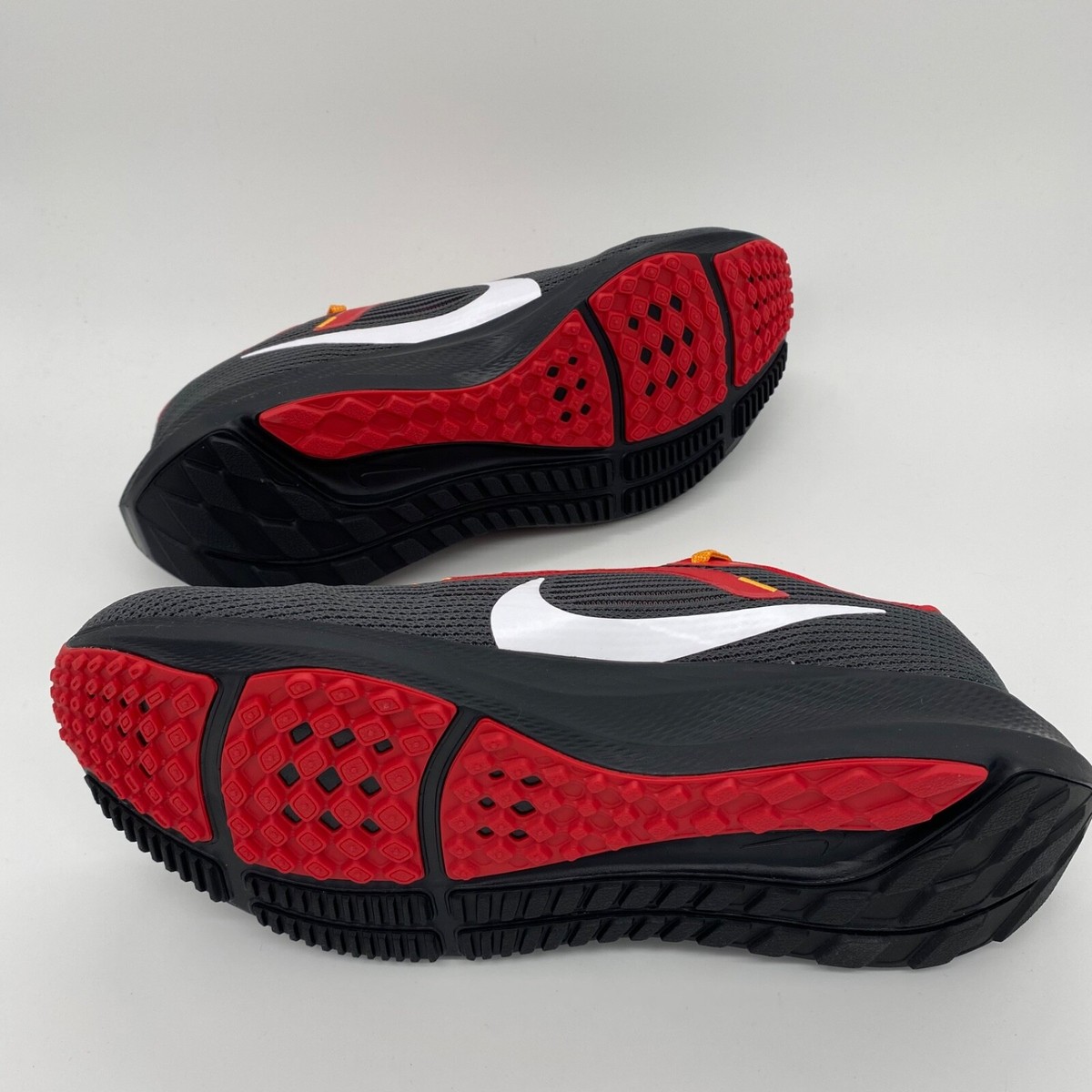 NEW sz 10 Nike Men\'s Zoom Pegasus 40 Kansas City Chiefs NFL Shoes DZ5985-001 Buy NFL x Nike Air Zoom Pegasus 40  main image 2