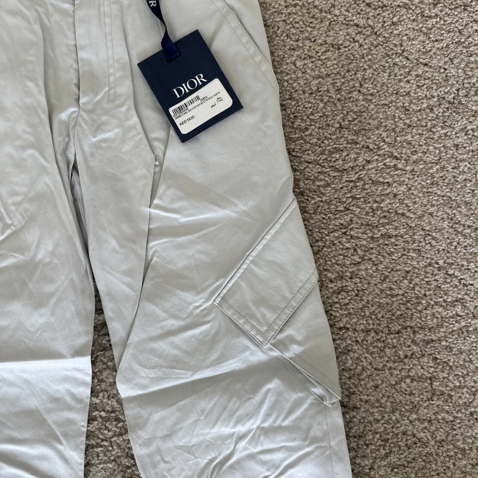 Calça cargo infantil DIOR 100% autêntica algodão nova com etiquetas - Tamanho 6 anos - Unissex - Cinza - Imagem 4 de 4