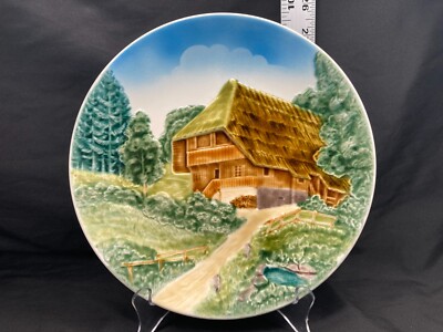 9.25'' Majolica Chalet 3D Embossed Decorative Wall Hanger Collector Plate