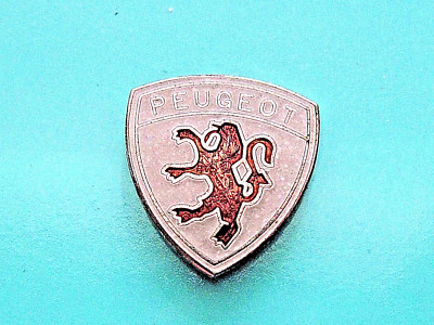 a PINS PIN ENAMEL PEUGEOT LE MANS 905 MICHELIN