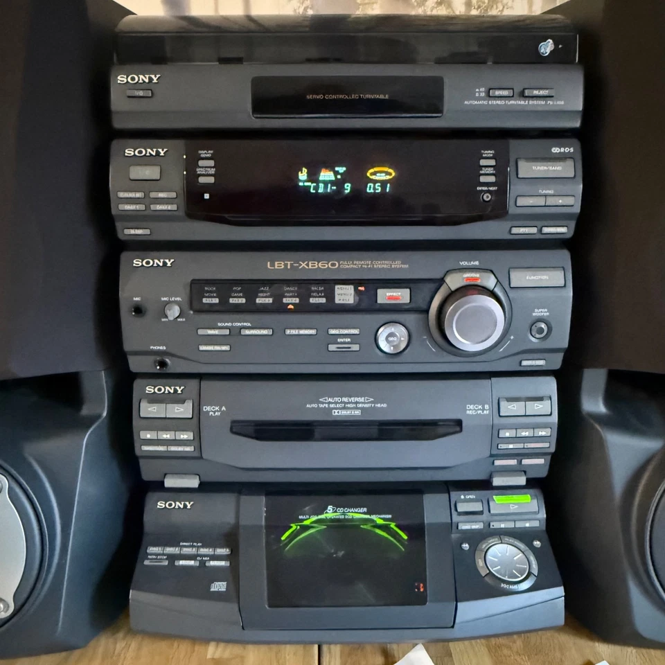 Sony LBT-XB60 Hi Fi Stereo System, 5 x CD, Radio, Tape Deck, Turntable, Remote - Image 2 of 4