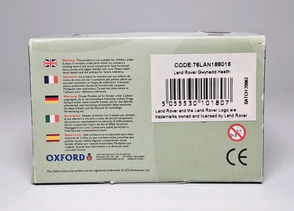 Oxford Commercials 1:76 Land Rover White Ambulance Gwynedd Health Authority — 第 3/4 张图片