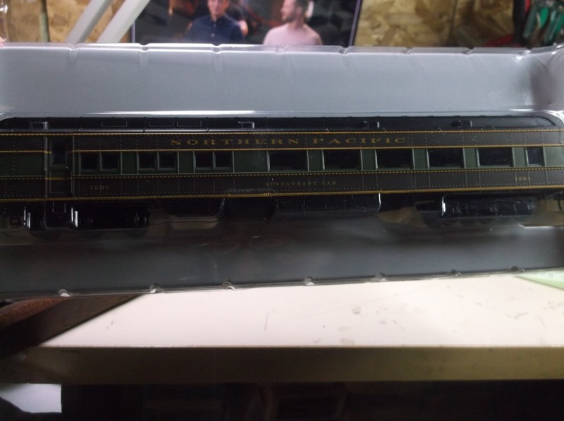HO Diner Passenger Car Northern Pacific 1298 Athearn Original Box