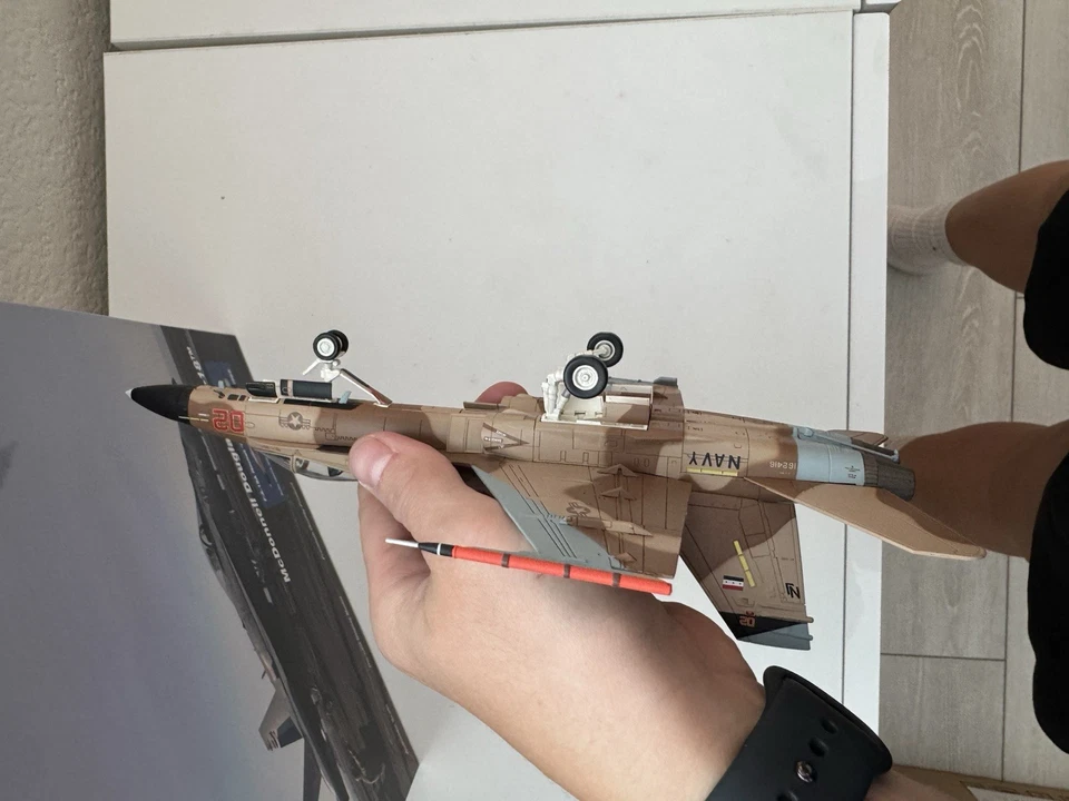 Hobby Master 1/72 F/A-18A Hornet USN VFA-127 Cylons, Cylon 02 NAS Fallon HA3565 - Image 4 of 4