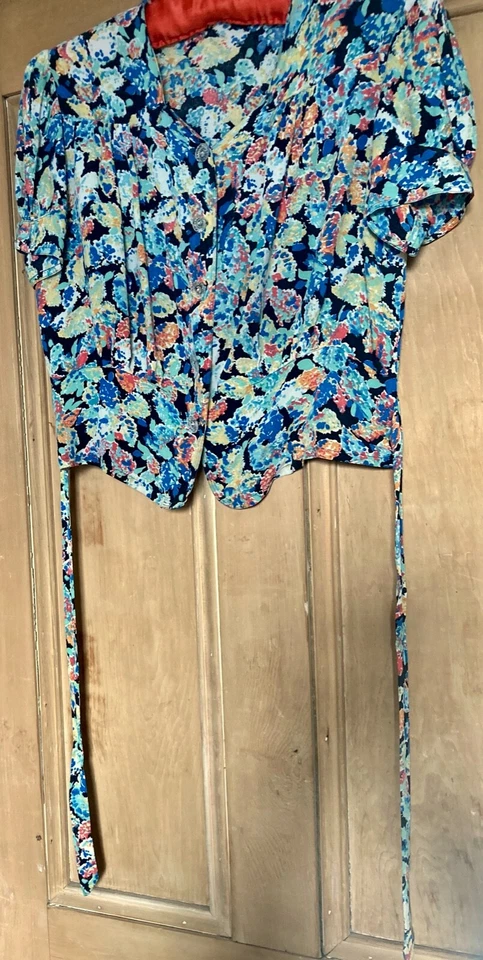 True Vintage 1940's Floral Natural Crepe De Chine Blouse 44" Bust 35" Waist - Image 2 of 4