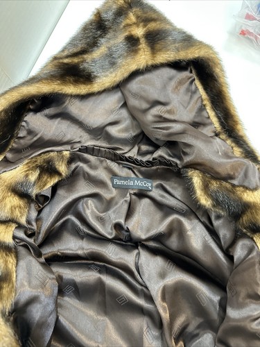 PAMELA MCCOY COLLECTION BROWN FAUX HOODED FUZZY COAT SIZE L - Picture 3 of 7
