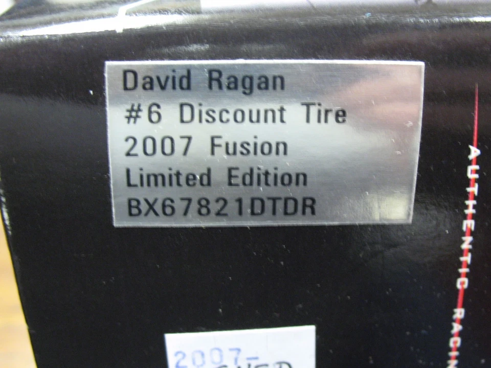 Neumático de descuento firmado David Ragan 1:24 NASCAR #6 2007 Fusion edición limitada Foto 4 de 4