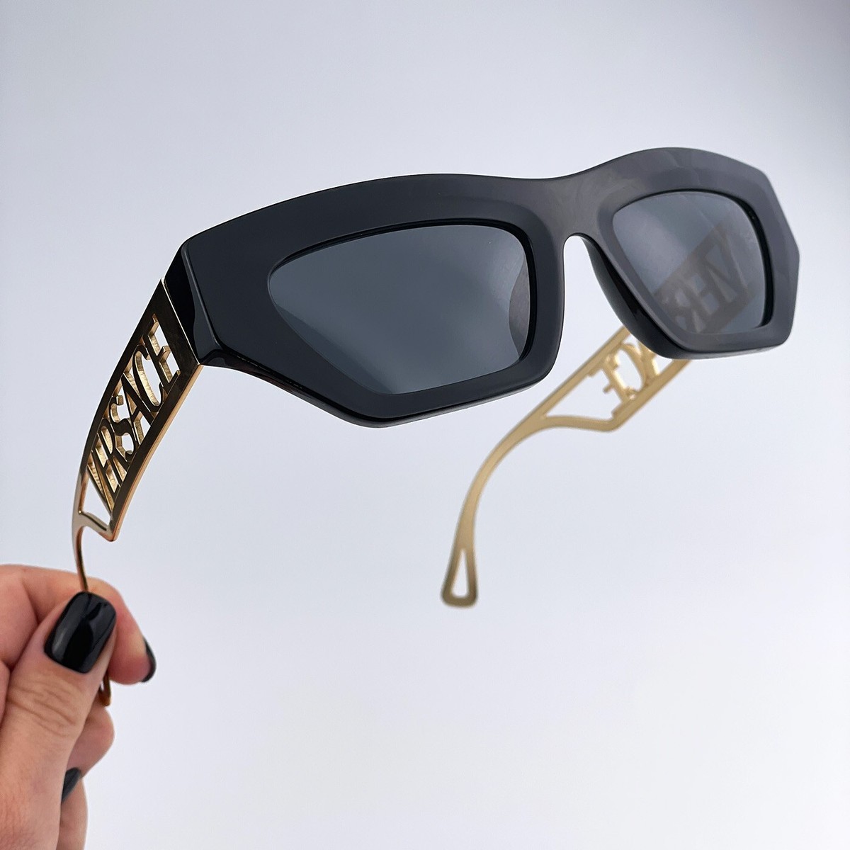 New Versace MOD4432-U GB1/87 Black Sunglasses with Gold Temples Versace Sunglasses MOD.4424-U GB1/87 Black Gold Oversized  main image 2