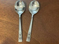 2 Oneida Community Coronation Round Gumbo Soup Spoons 6 7/8" Silver Plate
