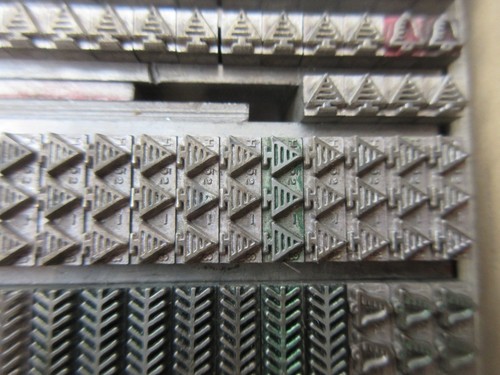 Letterpress Lead Type 12 Pt. Decorative Holiday Border C13 - Picture 2 of 9