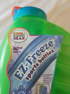 Cool Gear EZ-Freeze Ice Pack 90 Ounce PLASTIC GREEN Sports Bottle