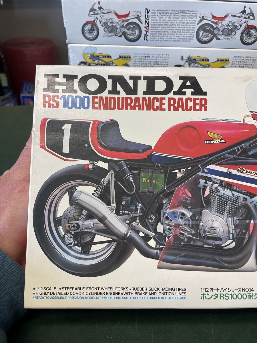 Tamiya 1/12 Scale Honda RS1000 Endurance Racer Motorcycle Tamiya 1/12 Scale Honda RS1000 Endurance Racer Motorcycle