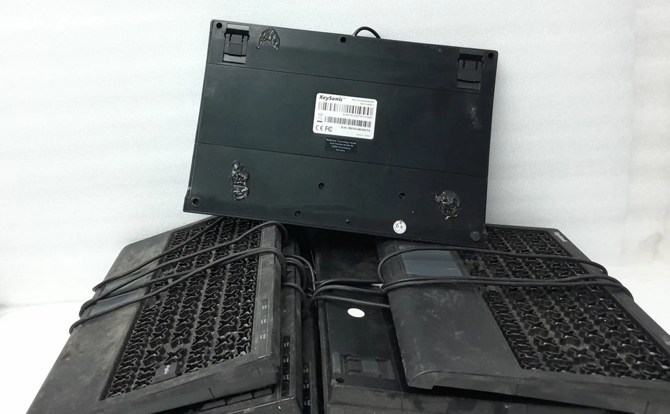 Keysonic Mini Keyboards with Touchpad ACK-540U+ - Joblot x9 - Image 4 of 4