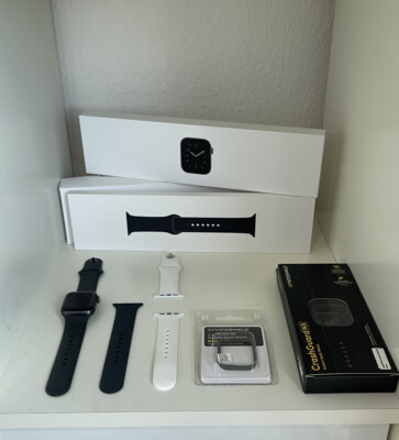 Apple Watch SE 40mm Aluminiumgehäuse-Spacegrau mit Sportarmband und Viel Zubehör