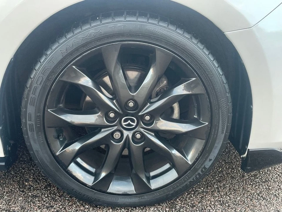 2016 Mazda Mazda3 2.0 SKYACTIV-G Sport Black Hatchback 5dr Petrol Manual Euro 6  - Image 3 of 4