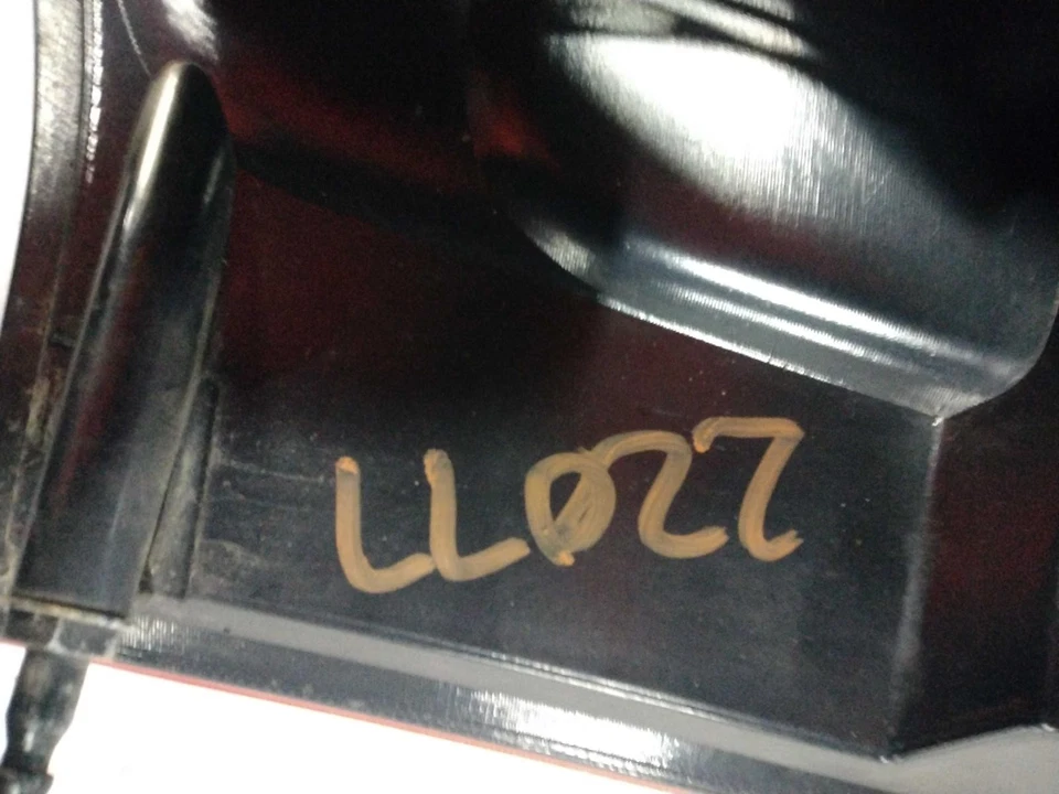 2013 RAM CARAVAN Left Tail Light Assembly WHITE OEM 27985 233K Mileage Foto 3 de 4