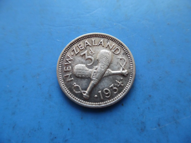 New Zaeland . Higher grade, silver 3 pence. 1934