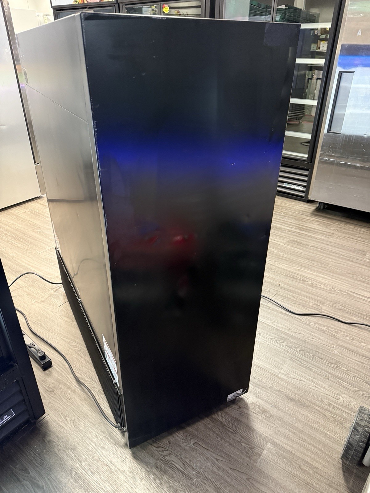 2025 True GDM-41SL-54-HC-LD 46" Two Section Glass Door Merchandiser *TESTED*