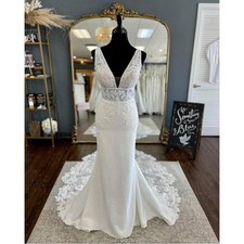 Sleeveless V-Neck Floor-Length Mermaid Wedding Dresses Chapel Train Bride Gowns