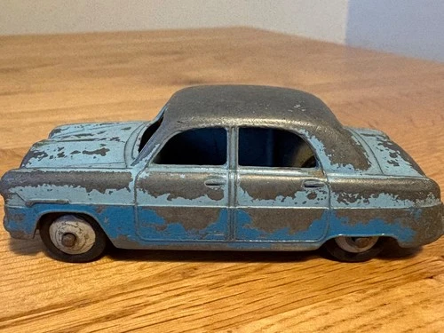 VINTAGE DINKY TOYS - FORD ZEPHYR 162 - TWO TONE BLUE - MECCANO LTD
