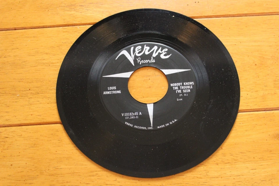 LOUIS ARMSTRONG THAT OLD FEELING 45RPM 7" JUKEBOX RECORD VG+ VERVE JAZZ - Image 2 of 4