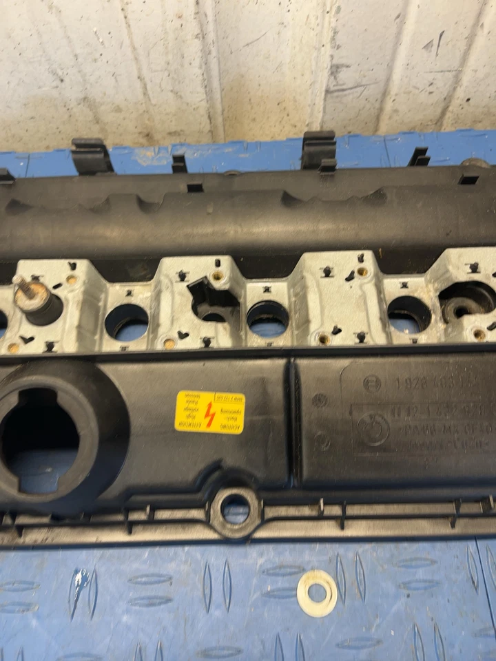 01-02 BMW X5 Valve Cover Oe# 11121432928 Foto 3 de 4