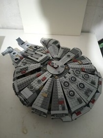 LEGO Star Wars Millennium Falcon - 75105 Mounted