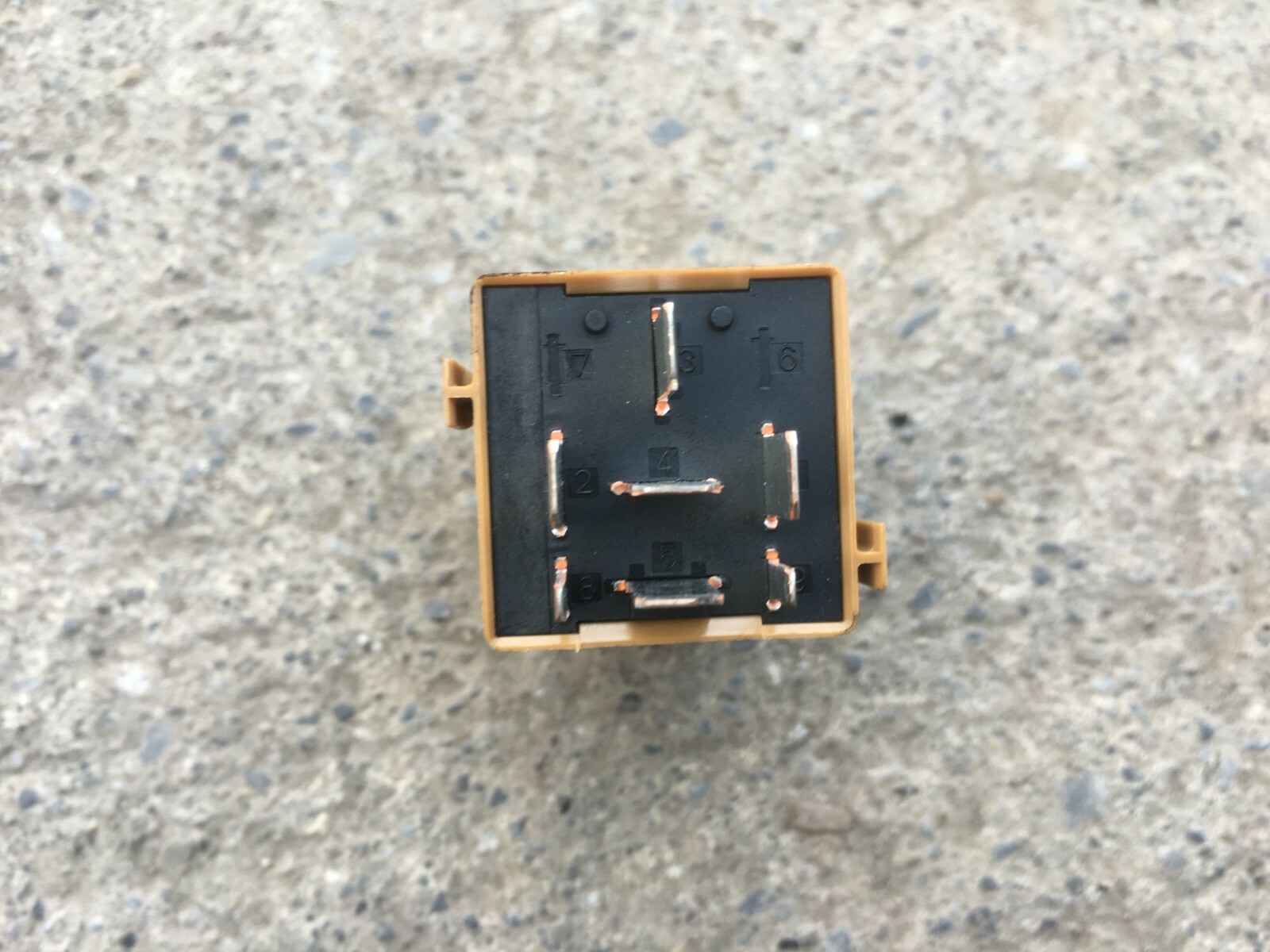 BMW GENUINE E46 E36 E60 E61 E39 WINDSHIELD WIPER DOUBLE RELAY BROWN