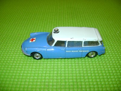 ミニカー CITROEN ID 19 BREAK Citroen DS ID 19 break 1/43 IXO - Collection