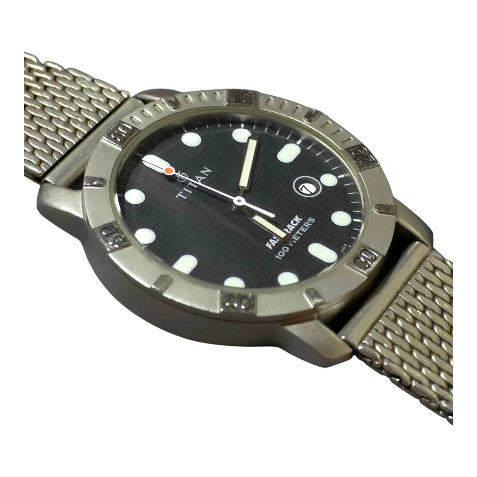 Reloj Hombre Titan 100 Metros, Esfera Negra, Acero Inoxidable, Necesita Batería Foto 3 de 4