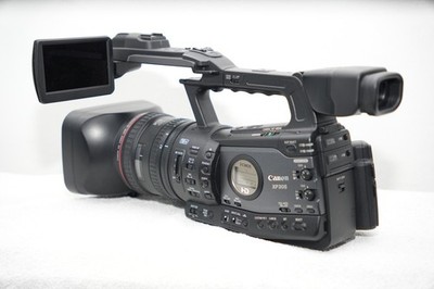Canon XF305 A Professional HD Camcorder WITH BATTERY AND CHARGER