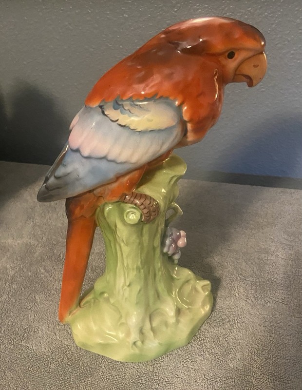 VTG Scarlett Macaw Parrot Bird Made In Czech Slovenia 11.0” Tall.