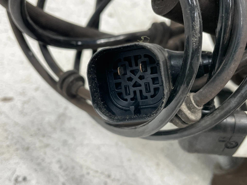 Pinza de freno trasera derecha pasajero Mercedes SL550 SL400 R231 2013-2016 1587 OEM Foto 3 de 4