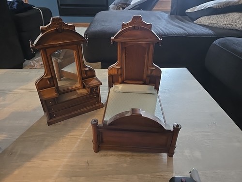 1:12 Scale Dollhouse Miniature Furniture Wooden Bed And Dresser