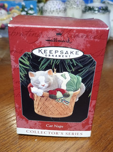 Hallmark Keepsake Ornament Cat Naps Cat, Collector's Series Collectible