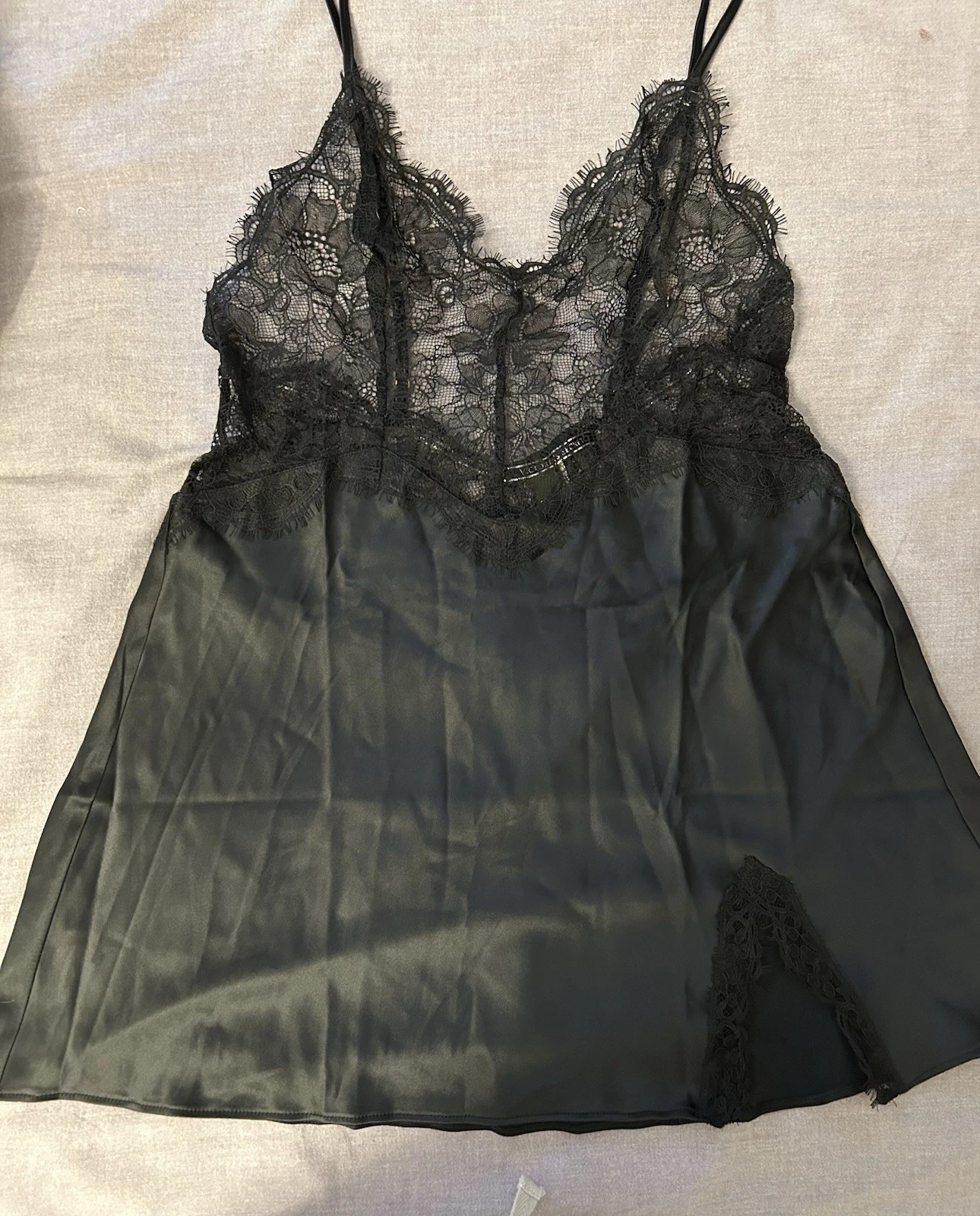 UNDERCOVER Victoria's Secret Mini Abito Slip in Raso con Top in Pizzo con Spacco Laterale Nero Tg.Med